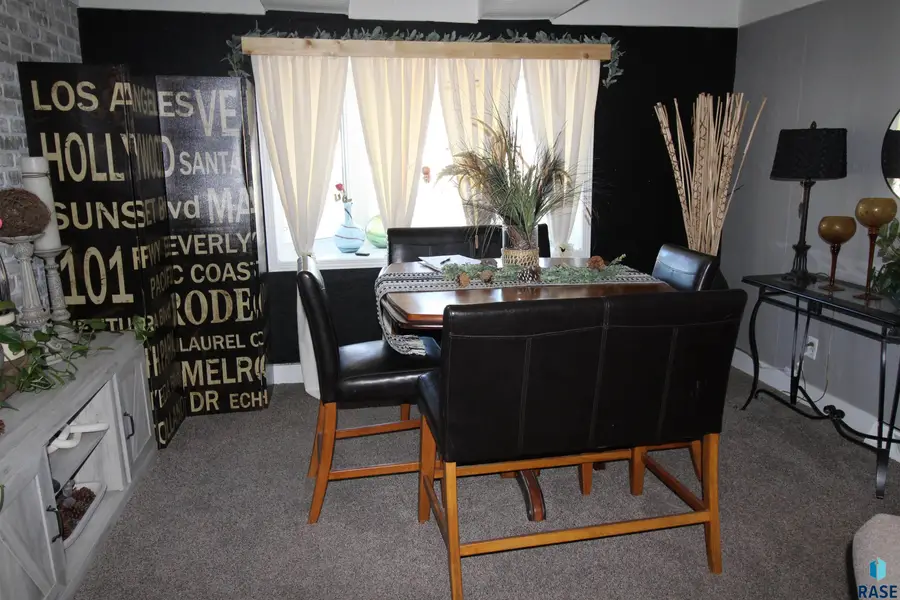 301 S Mckinley St, Lennox, SD 57039 - #3