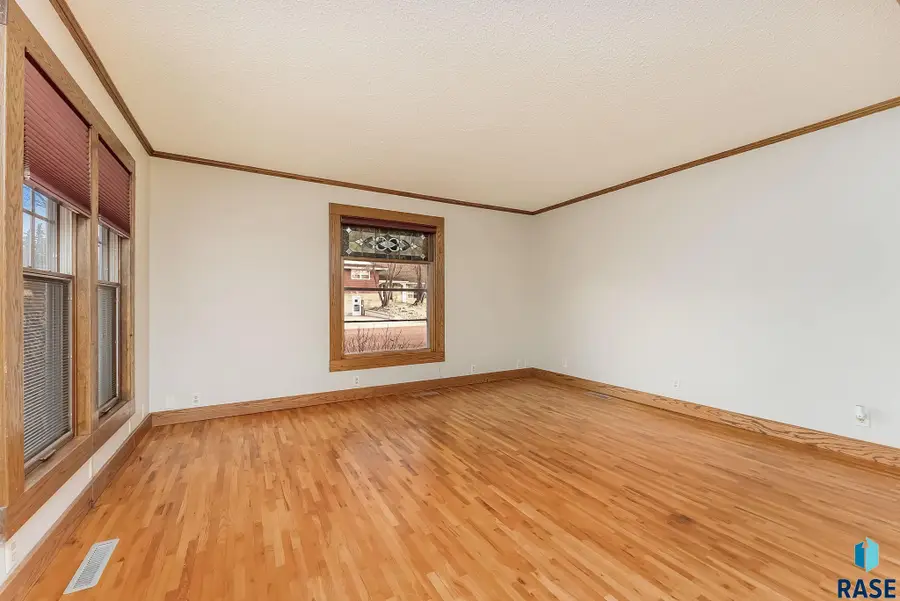 724 N Grant St, Canton, SD 57013 - #3