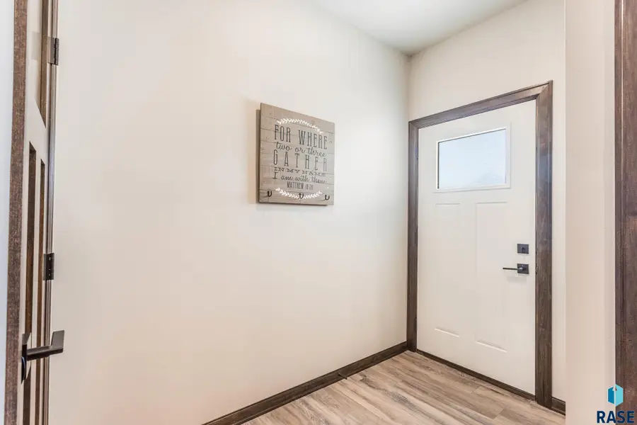 8058 E Tencate Pl, Sioux Falls, SD 57110 - #2