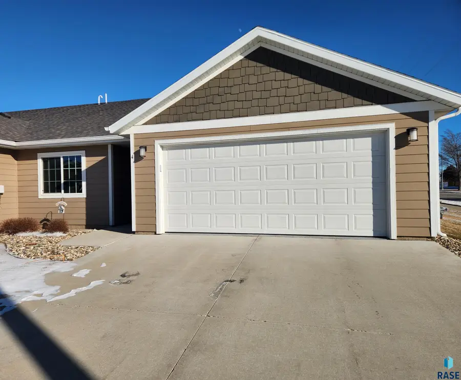 1030 N Holbrook Ave #4, Sioux Falls, SD 57107 - #2