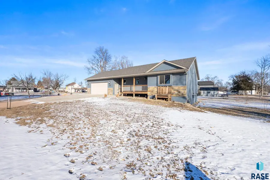 100 S Maple St, Worthing, SD 57077 - #3