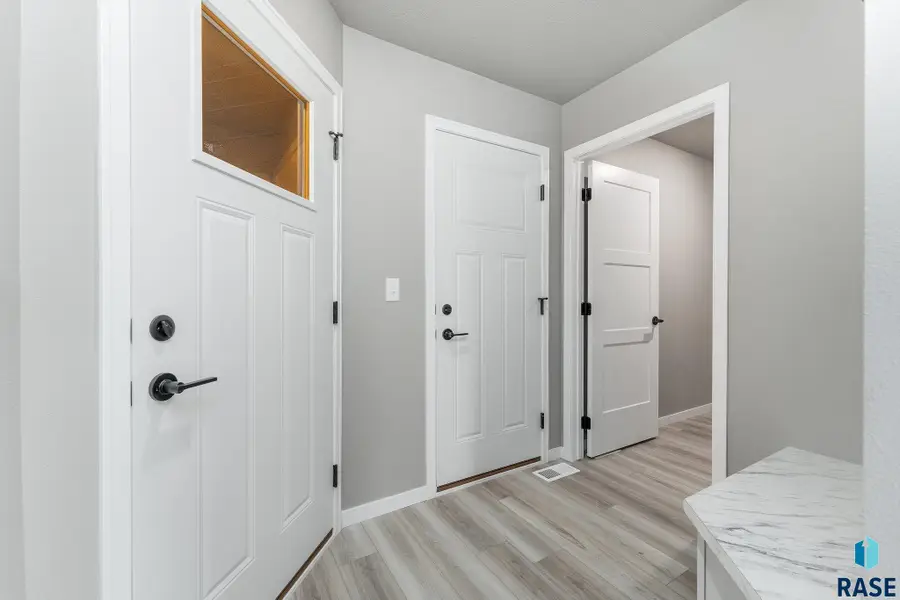 6503 E Steel St, Sioux Falls, SD 57110 - #2