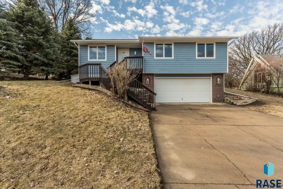 5303 E Lake Placid Cir, Sioux Falls, SD 57110 - #1