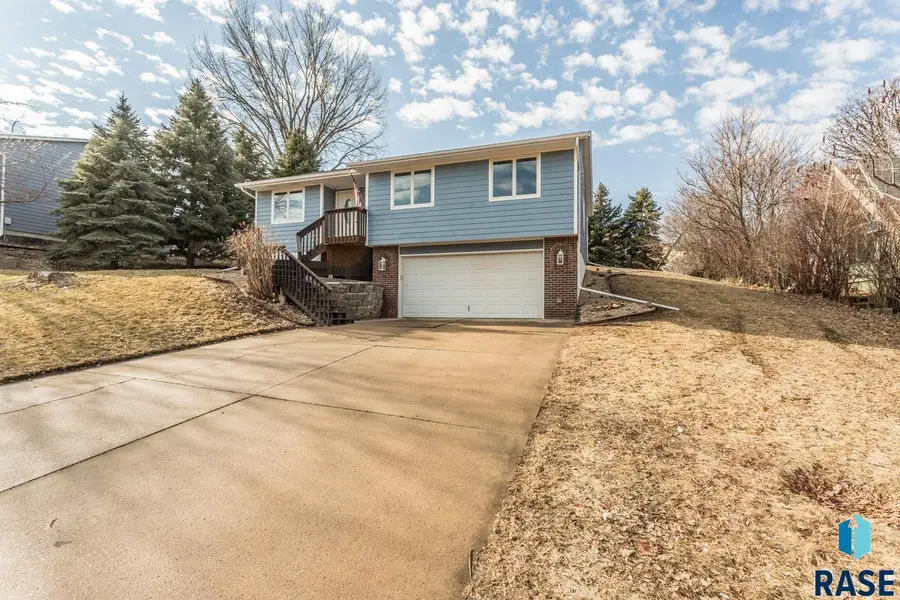 5303 E Lake Placid Cir, Sioux Falls, SD 57110 - #2