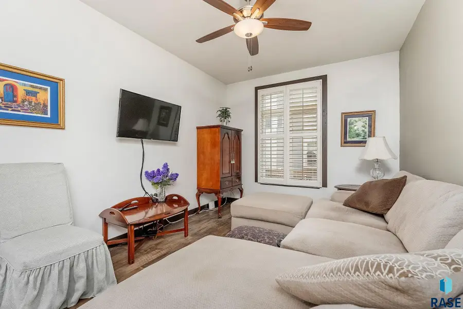 226 E Residence Pl #16, Sioux Falls, SD 57104 - #2