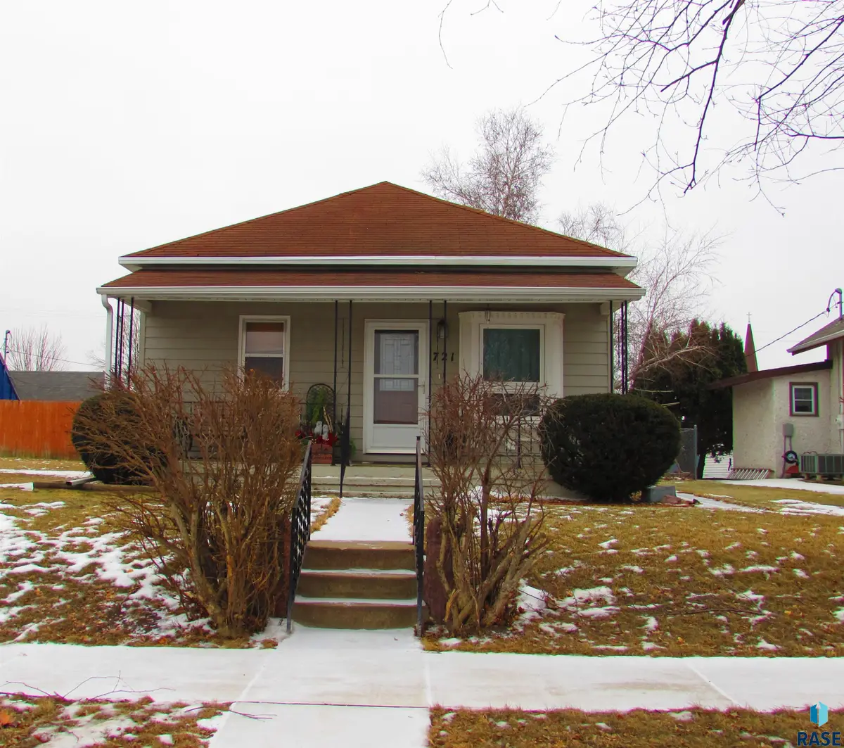 721 4th St, Garretson, SD 57030 - #1