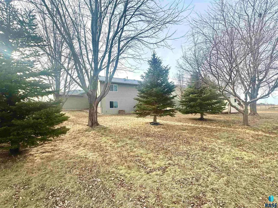 2505 N Vincent Ave, Sioux Falls, SD 57107 - #3