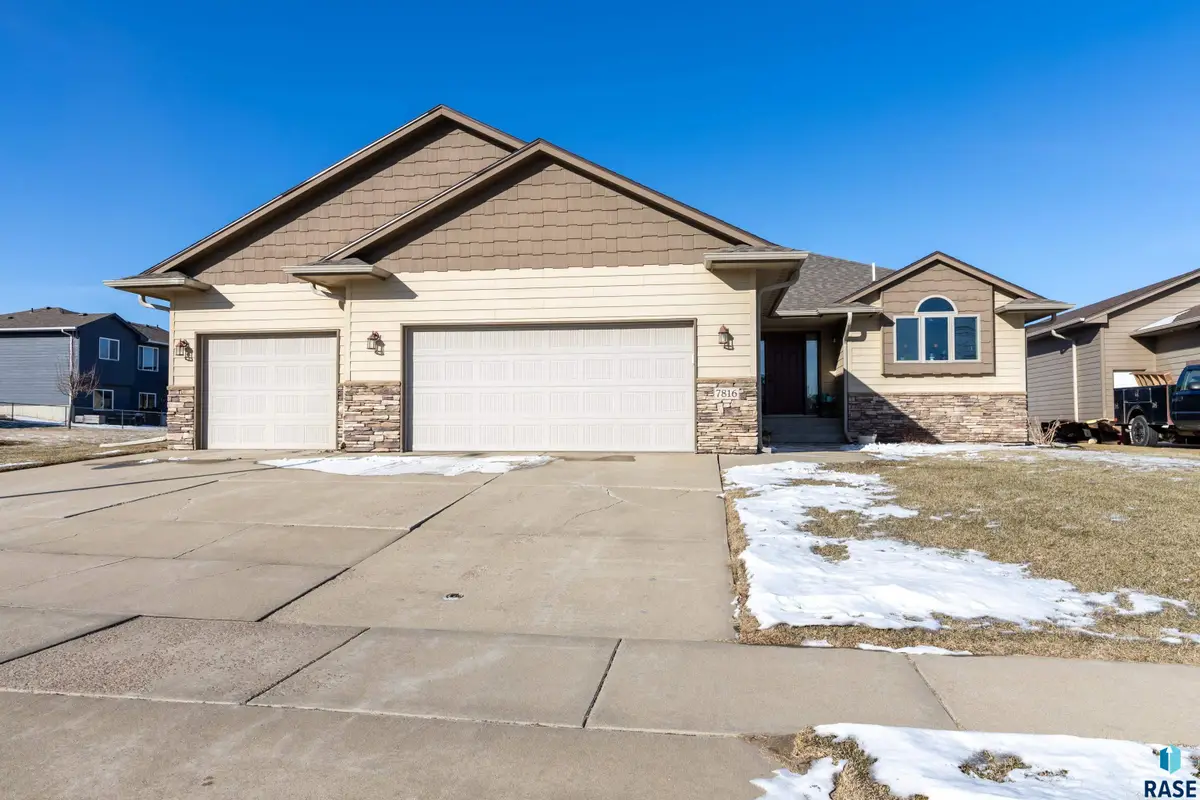 7816 W Kelsey Cir, Sioux Falls, SD 57106 - #1