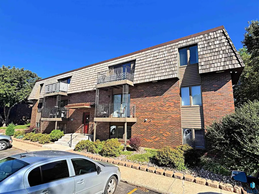 3600 S Gateway Blvd #104, Sioux Falls, SD 57106 - #2