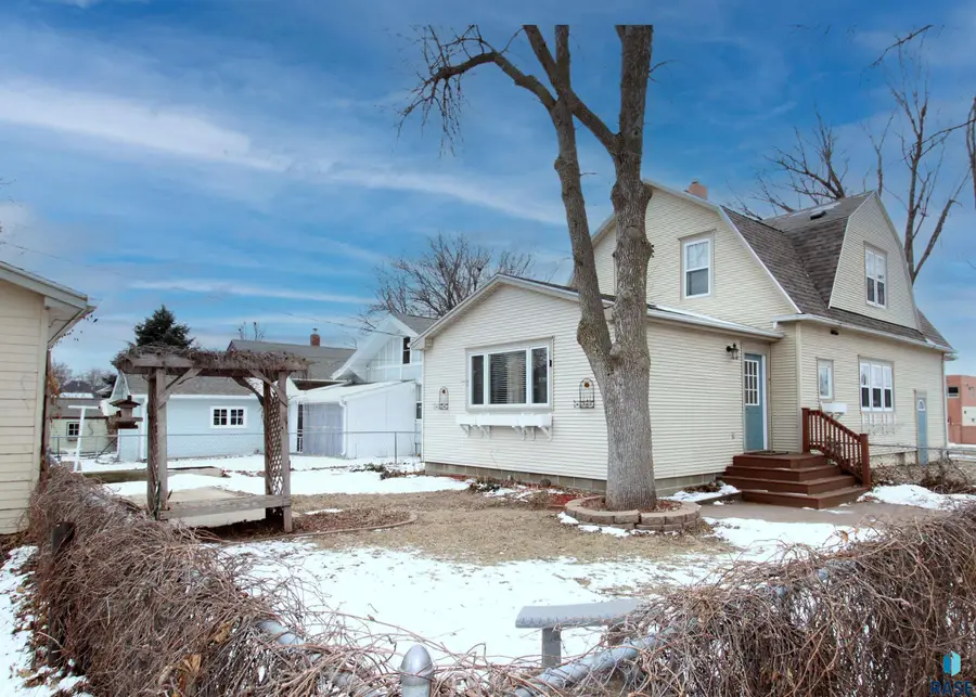 1302 S Dakota Ave, Sioux Falls, SD 57105 - #3