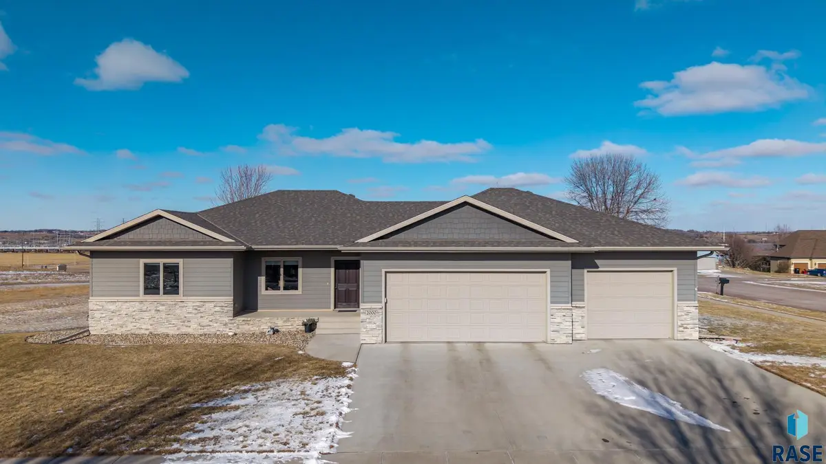 2000 W Tyler Dr, Brandon, SD 57005 - #1
