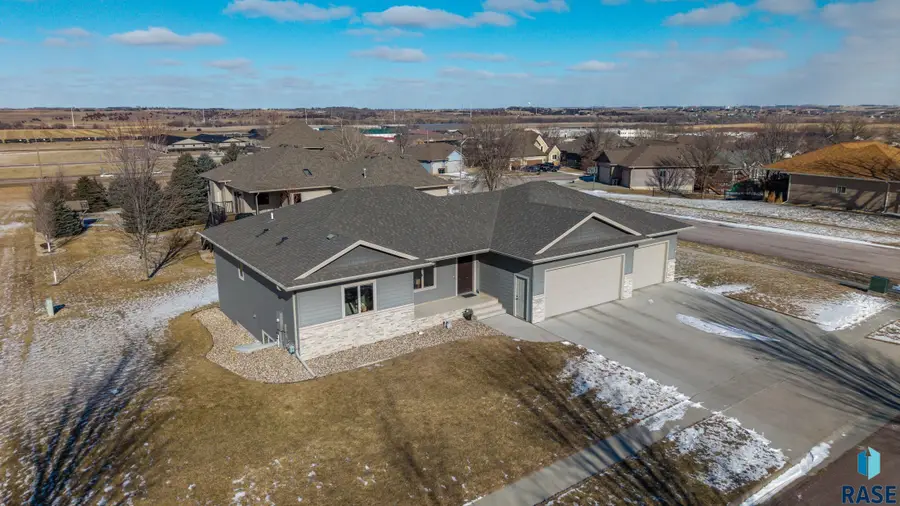 2000 W Tyler Dr, Brandon, SD 57005 - #3
