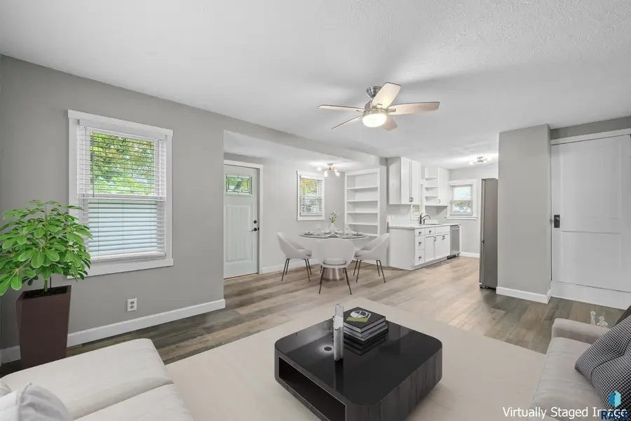 2022 S Euclid Ave, Sioux Falls, SD 57105 - #2