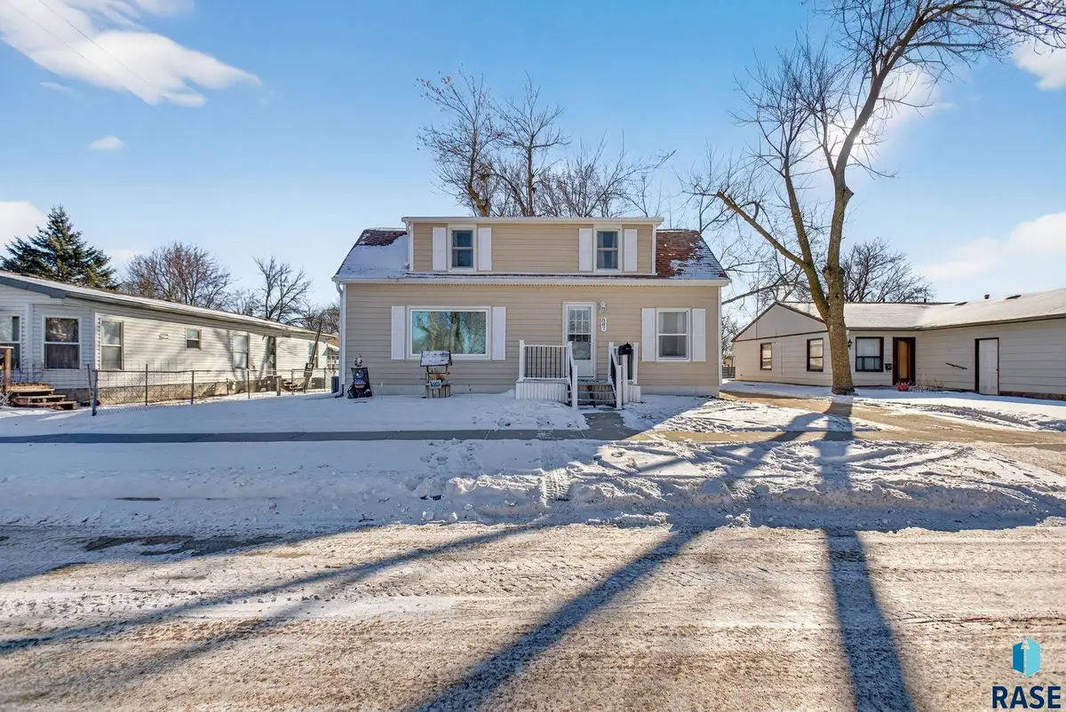 807 E 7th St, Dell Rapids, SD 57022 - #1