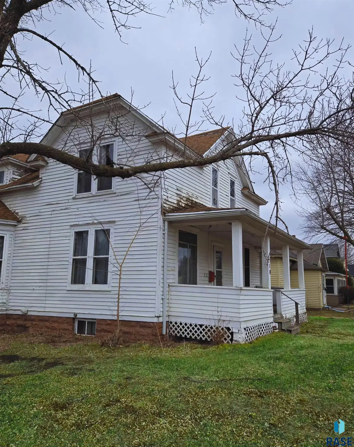 210 W 2nd Ave, Flandreau, SD 57028 - #1