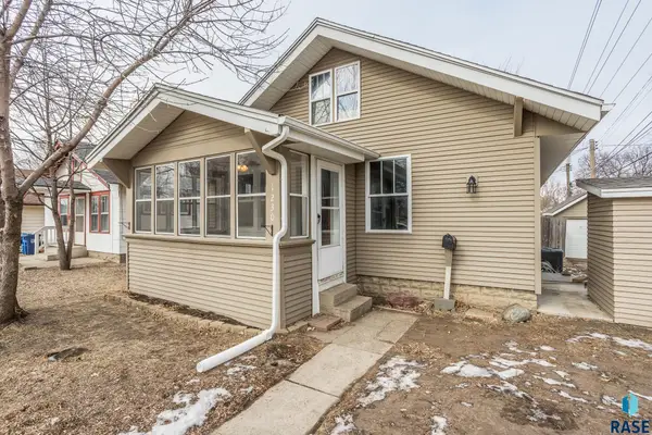 1230 W 8th St, Sioux Falls, SD 57104