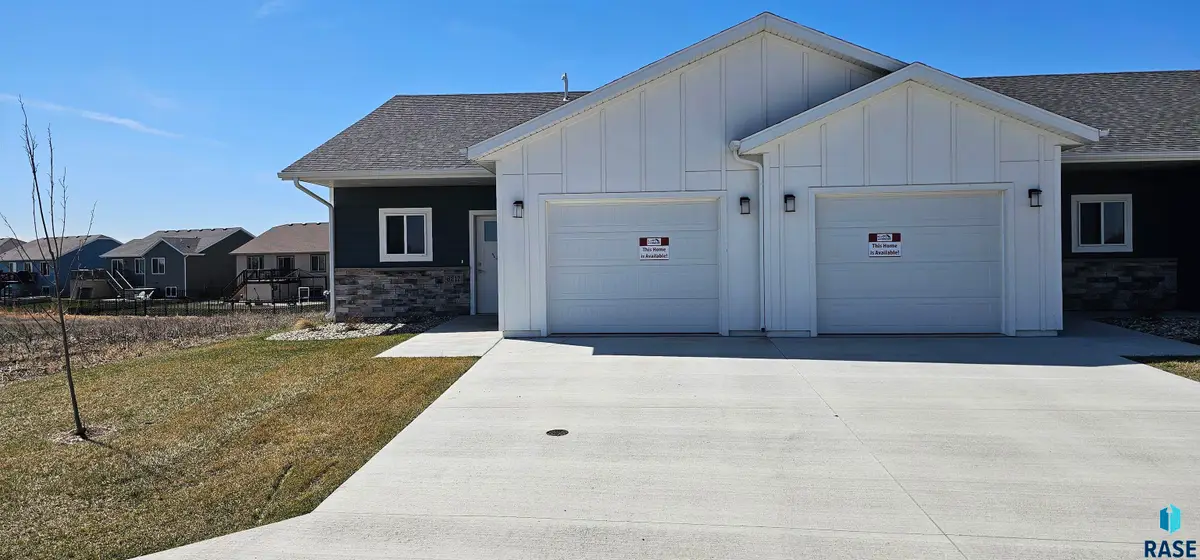 6217 S Hunt Pl, Sioux Falls, SD 57106 - #1