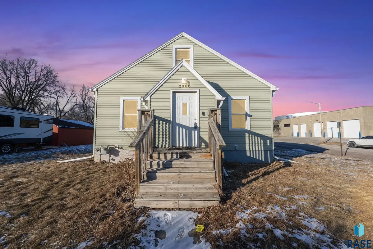 2000 W Madison St, Sioux Falls, SD 57104 - #1
