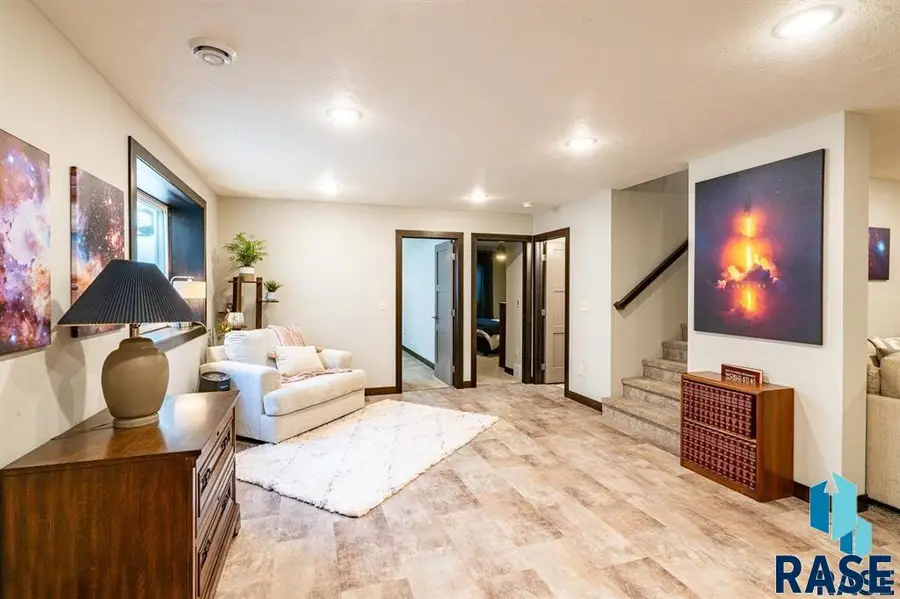 1115 N Union Ave, Madison, SD 57042 - #3