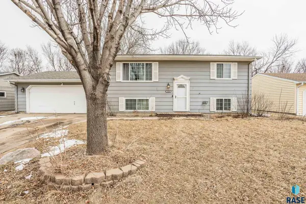 5504 S Danberry Dr, Sioux Falls, SD 57106