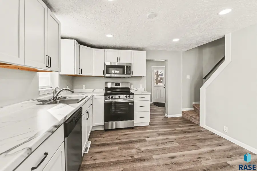 430 Main St, Chancellor, SD 57015 - #2