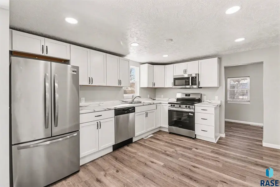 430 Main St, Chancellor, SD 57015 - #3