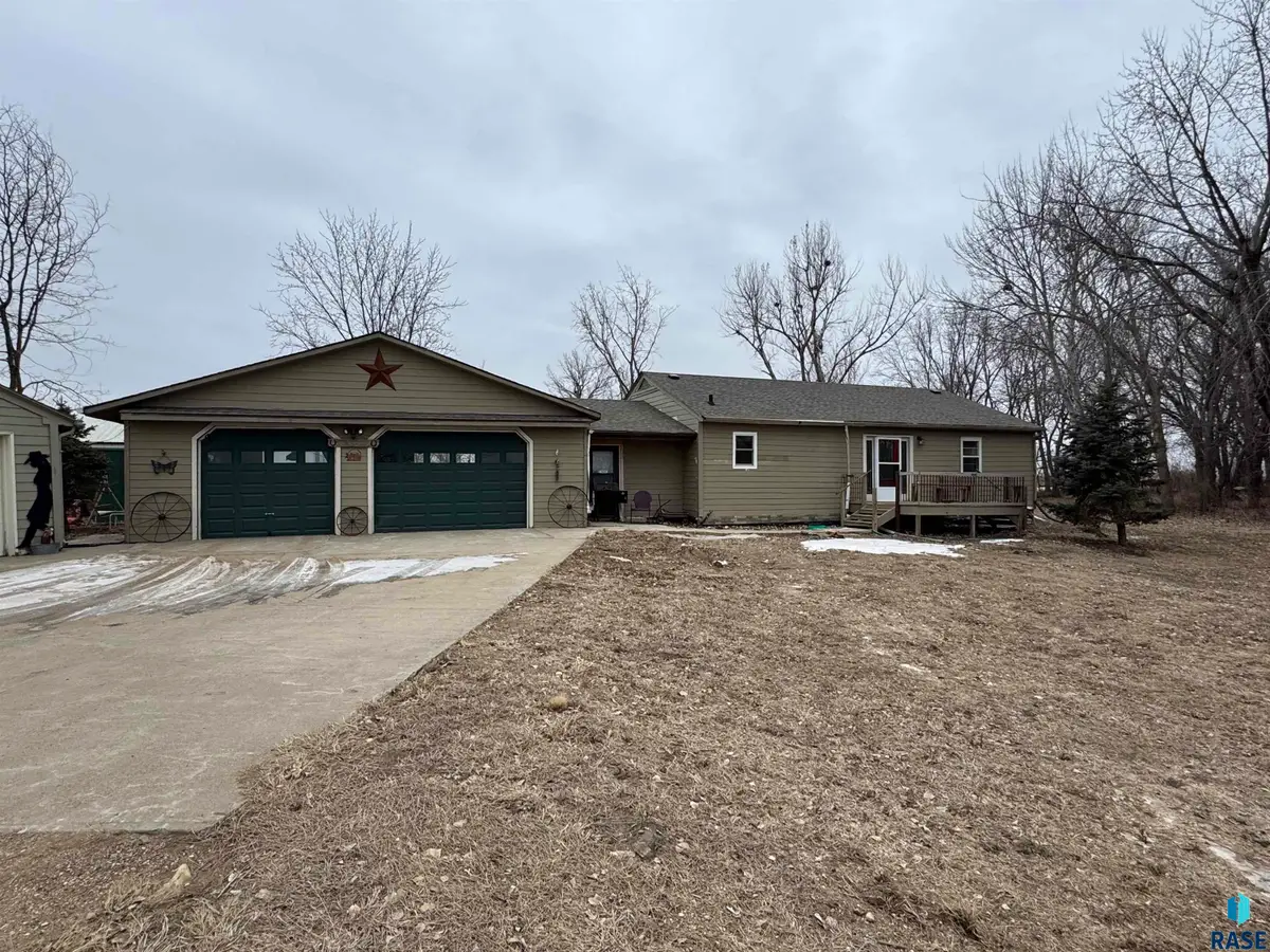 46481 279th St, Lennox, SD 57039 - #1