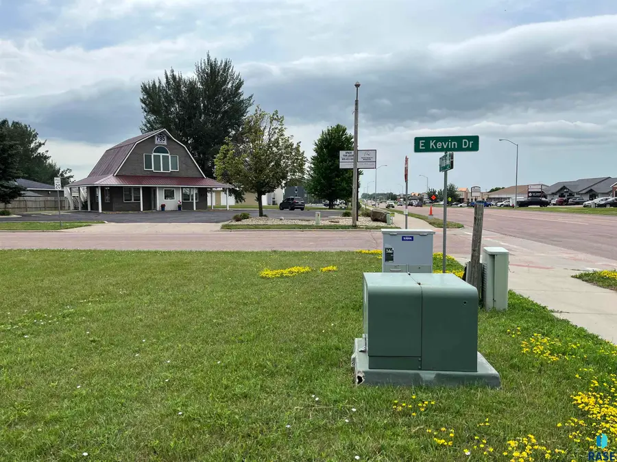 500 N Heritage Pkwy, Tea, SD 57064 - #3