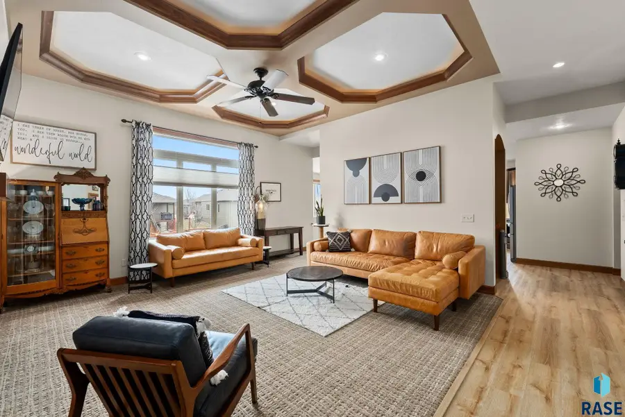 2412 S Purdue Ave, Sioux Falls, SD 57106 - #3