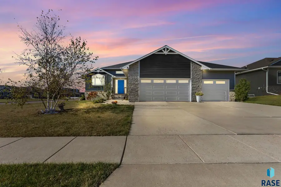 6500 E Steamboat Trl, Sioux Falls, SD 57110 - #2