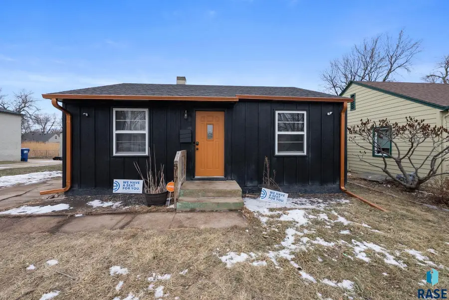 517 S Lyndale Ave, Sioux Falls, SD 57110 - #2