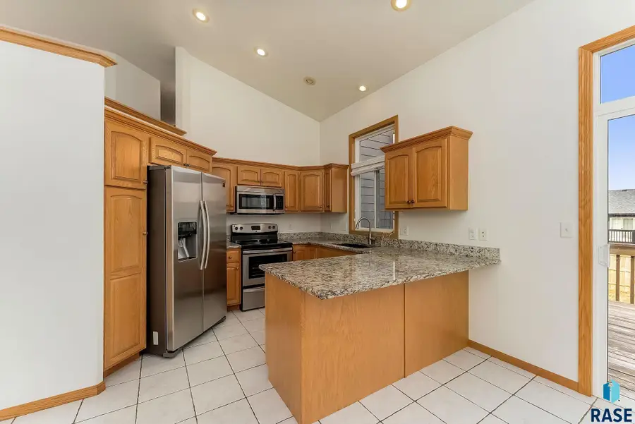 3008 W Courtyard Ln, Sioux Falls, SD 57108 - #2
