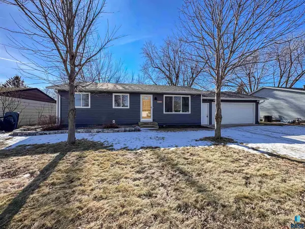 6509 W Essex Dr, Sioux Falls, SD 57106