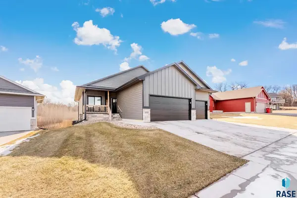 1016 N Mable Cir, Sioux Falls, SD 57103