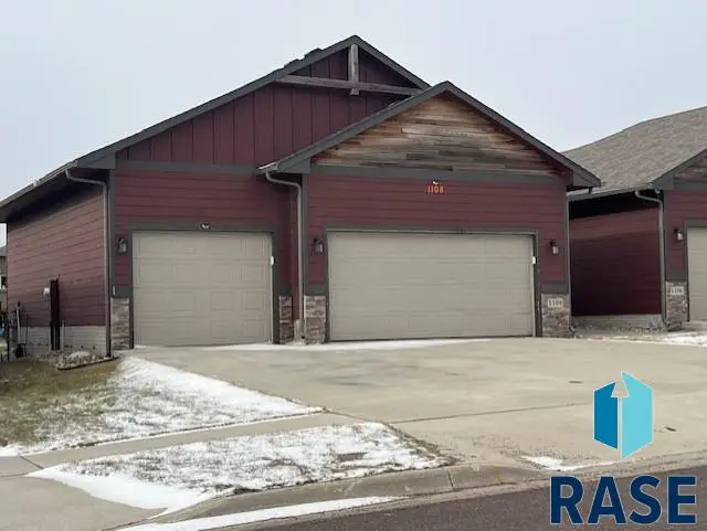 1108 N Brennan Ct, Sioux Falls, SD 57110 - #1