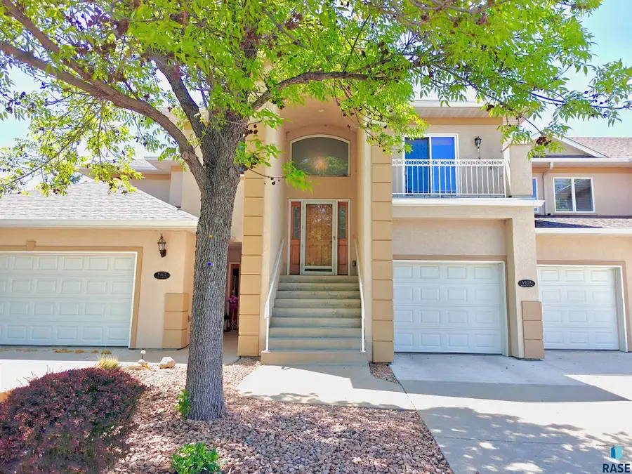 5905 S Shadow Wood Pl, Sioux Falls, SD 57108 - #2