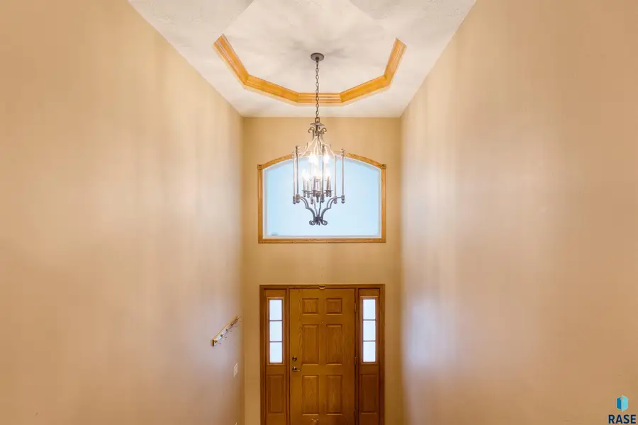 5905 S Shadow Wood Pl, Sioux Falls, SD 57108 - #3