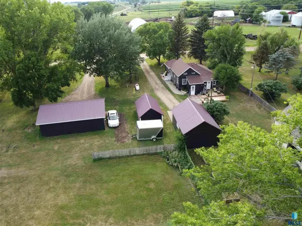 412 N Cleveland St, Lennox, SD 57039
