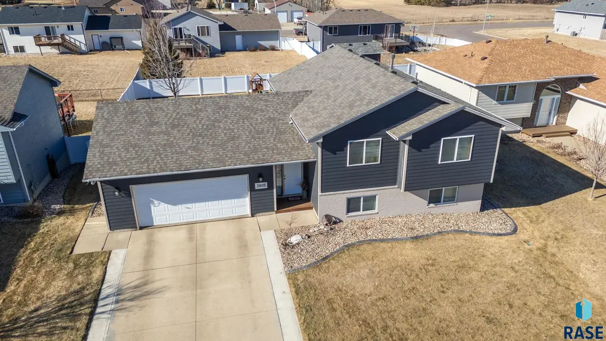 3805 S Camden Ave, Sioux Falls, SD 57106 - #1