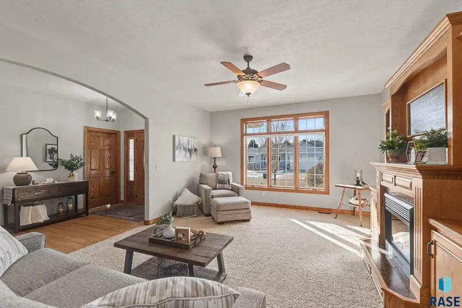 503 Britz Dr, Luverne, MN 56156 - #3