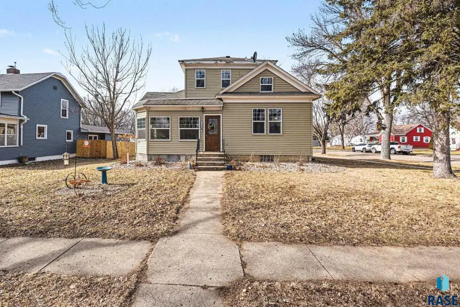 219 N Donaldson St, Luverne, MN 56156 - #2