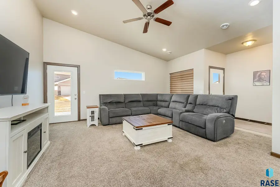 9011 W Wisdom Pl, Sioux Falls, SD 57106 - #3