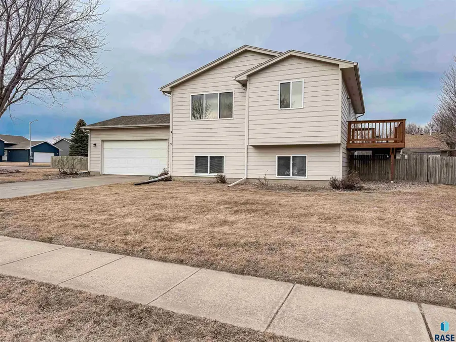 6320 W 66th St, Sioux Falls, SD 57106 - #2