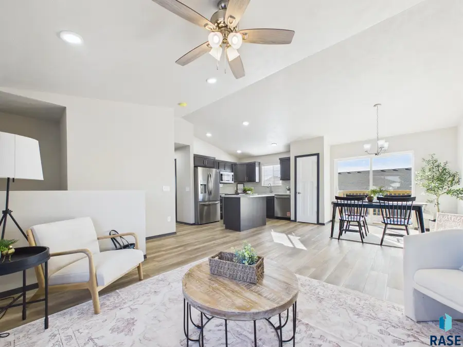 1013 Birch St, Harrisburg, SD 57032 - #2