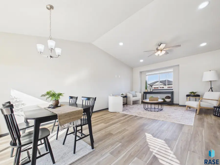 1013 Birch St, Harrisburg, SD 57032 - #3