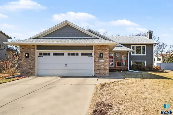 2305 S Roosevelt Ave, Sioux Falls, SD 57106