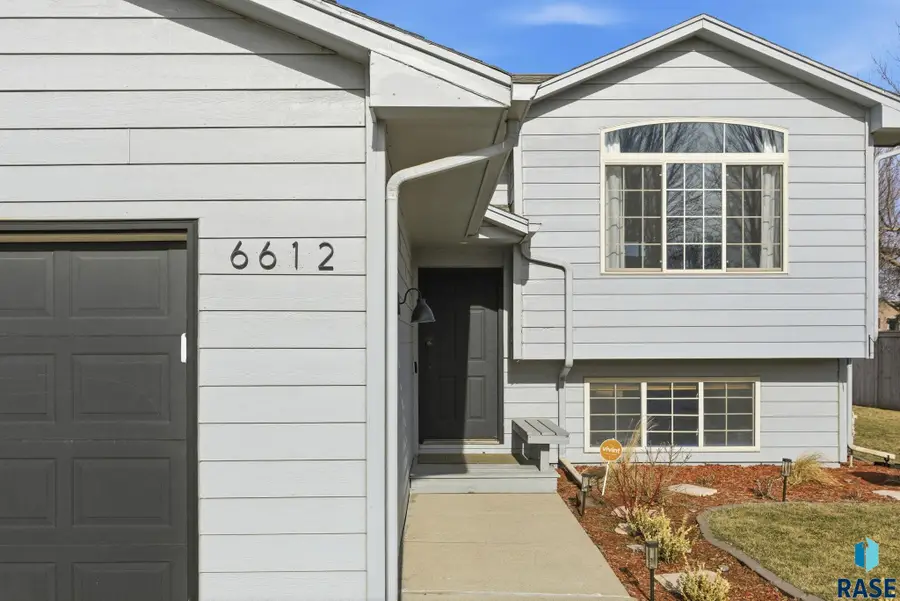 6612 W Bonnie Ct, Sioux Falls, SD 57106 - #3