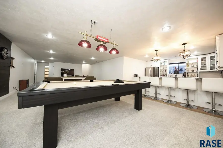 409 N Piper Dr, Sioux Falls, SD 57110 - #2