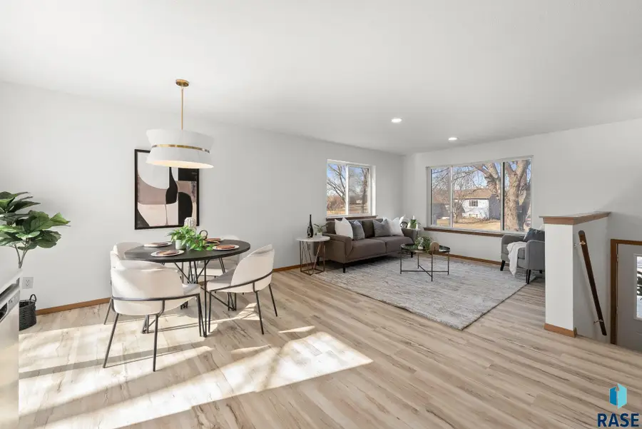 215 E Kevin Dr, Tea, SD 57064 - #3