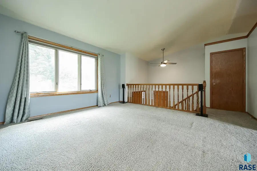 4409 E 36th St, Sioux Falls, SD 57103 - #3